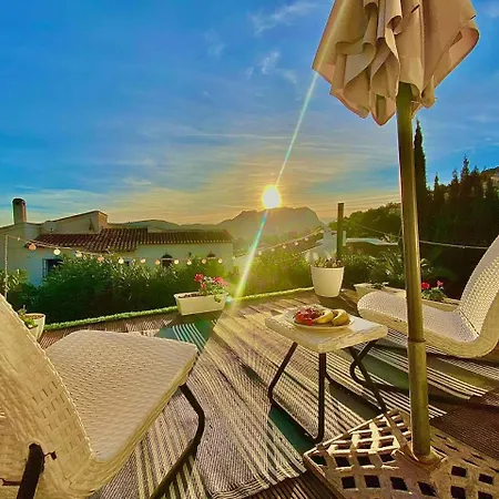 Sunset Villa *